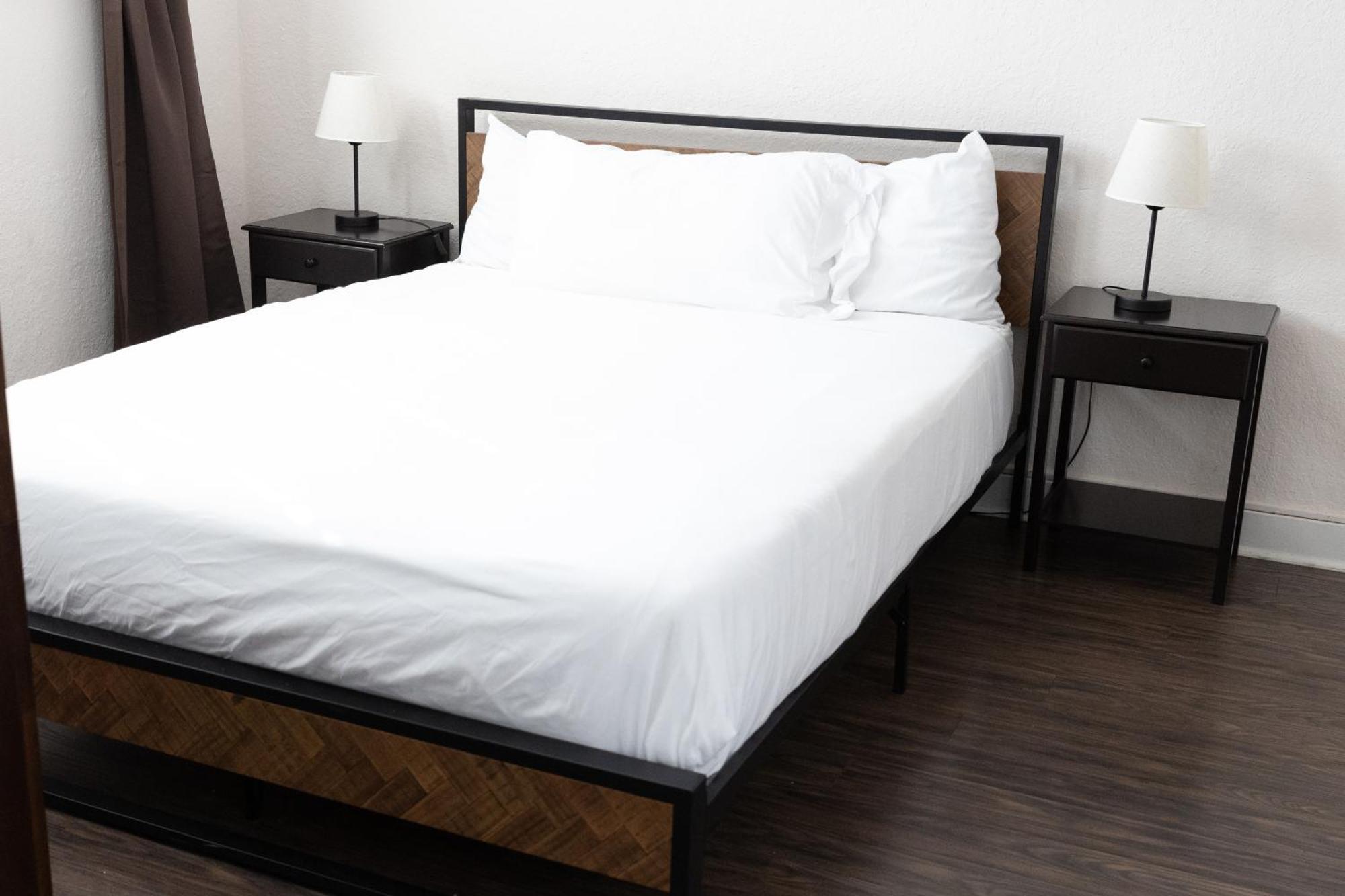 Hunter Arms Hotel Сент-Клауд Экстерьер фото